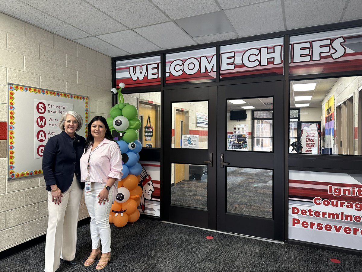 Midland_ISD's tweet image. We visited Parker Elementary for a Listen and Learn meeting. We shared district updates, our strategic plan, and campus bond projects. Thank you for your feedback and hard work! #MadeinMISD #EngageAndAct