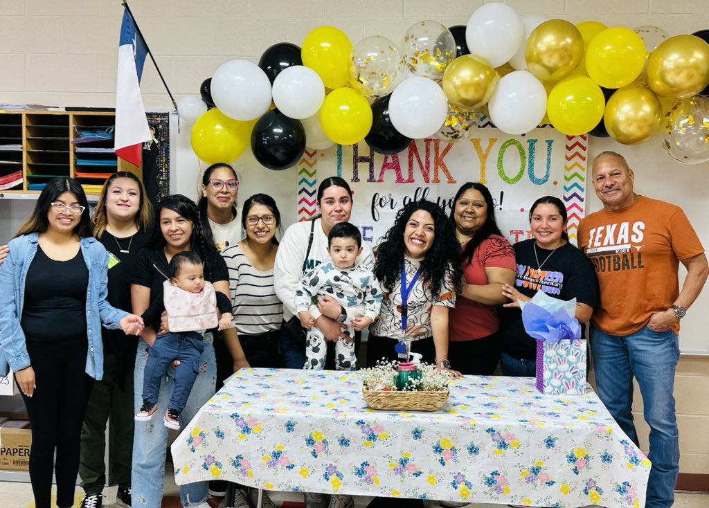 Our students and families have benefited greatly from the support of our Parent Support Specialist, Ms. Valdez. We are so lucky to have her! Thank you, Ms. Valdez for everything you do for our school community! 💜🐻🧡
