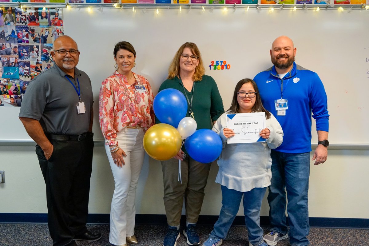 FrenshipHS's tweet photo. Congratulations to our FHS Rookie Teacher of the Year, Erica Summerfield! Your energy and passion have made such a positive impact on our students. Thank you for your dedication and for bringing your best every day! #RookieOfTheYear #FutureEducationLeader #ThankATeacher https://t.co/yNgpvY9w32