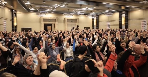 Lösev KONYA ANNELERİ KADIN DAYANIŞMASINI GÖSTERDİ . Yürü yaa Konya
Artık kim tutar siziii ‼️
Susmak ve durmak yok,
Hayat kurtarmaya devam!
Bugün Konya , yarın Antalya,
İzmir..
Çok yakında bütün Türkiye’de  Lösev Annelerimiz 
AYAĞA KALKACAKLAR .
Sizi seviyoruz,
Başımızın TACISINIZ