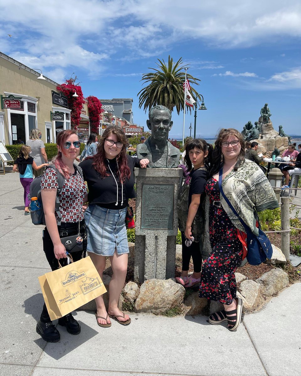 🛍️ A little retail therapy by the sea! Explore unique shops and boutiques along Cannery Row for souvenirs, gifts, and coastal-inspired finds. 🌊
📸: @carmelhoneycompany, @jurzz, @twinexcursions
#CanneryRow #SeeMonterey