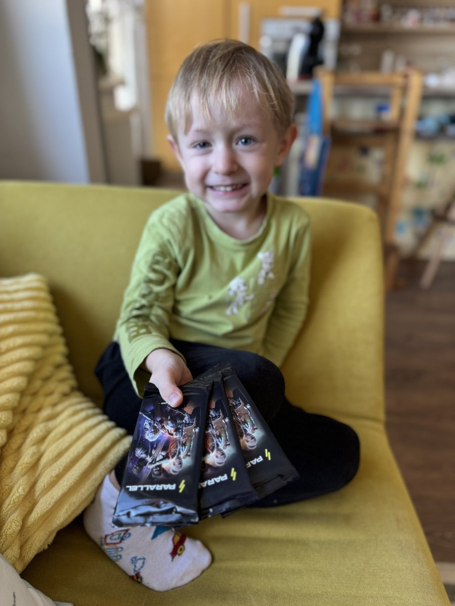 Just got back from the <a href="/ParallelTCG/">Parallel</a> Championship in Las Vegas! It was an absolutely amazing experience. The competition, the community, and the energy were next level 🔥

But nothing compares to the joy of seeing my son’s happiness while holding these packs❤️

Get ready for S2 👀