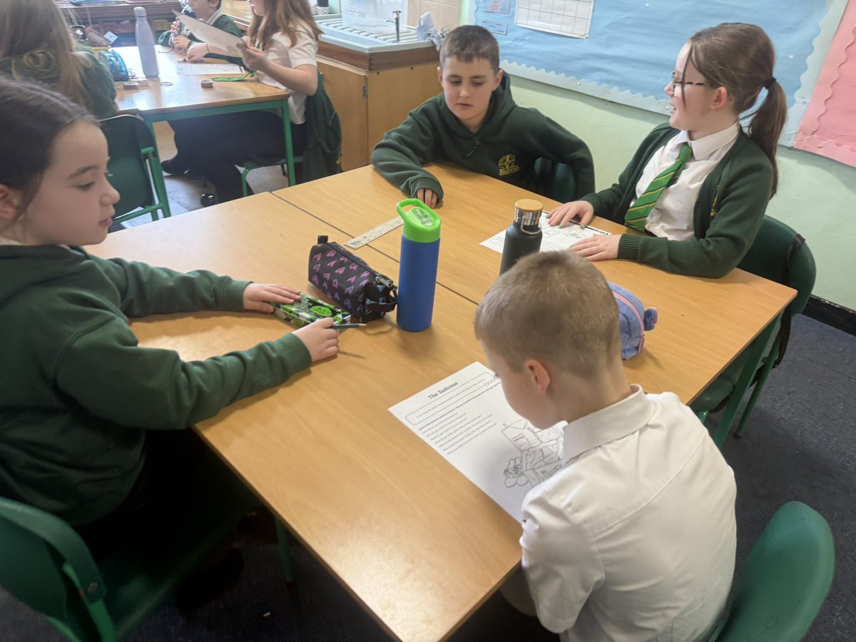 P6C were learning about Evacuation and discussing the contents of a suitcase of an evacuee! Great discussion and lots of super questions 👍🏻