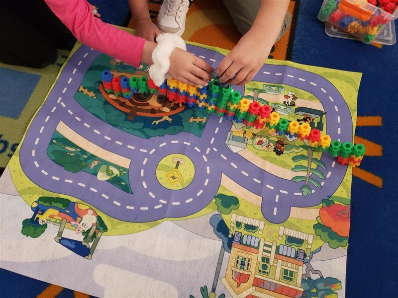 KocurekES's tweet photo. Kindergarten innovation! Design, test, repeat. π #EngineeringFun #EarlySTEM #AISDProud https://t.co/QuFmJu3COU
