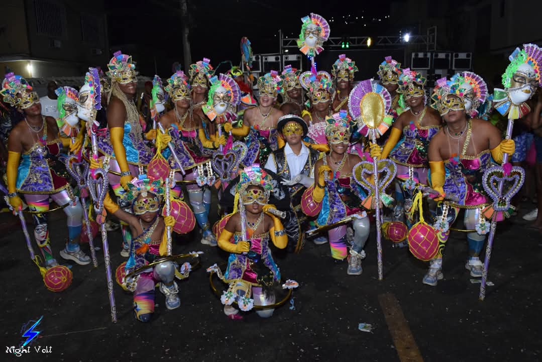 Esquadret's 2025 BAILE DE MÁSCARAS EM VENEZA 🎭🤩🥳🥳🎆
+1 ano na pista! 🤩