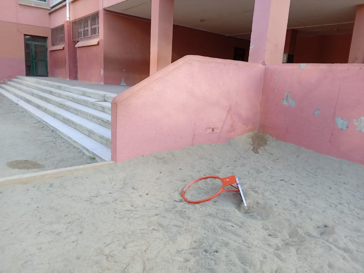 Seguim amb el #Vandalisme, per no parlar del que els passa als veïns del <a href="/CRPHospitalet/">CRP Hospitalet</a> .Ànims