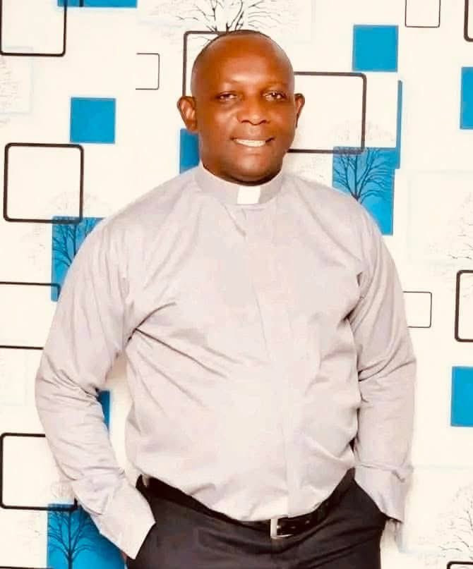 ✝️ El padre Sylvester Okechukwu, secuestrado en Nigeria el 4 de marzo, fue "cruelmente asesinado" el Miércoles de Ceniza.
🙏Descanse en Paz
🙏Oremos por el fin de la persecusión de los cristianos en África y el resto del mundo