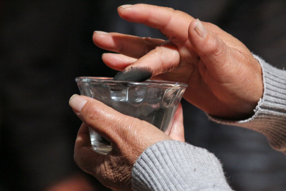 Acerquémonos a recibir este día la ceniza, signo del tiempo de Cuaresma que recién empieza y que nos invita a la reflexión, la oración y la caridad

#Cuaresma2025
#CaminandoJuntos
#IglesiaViva
#IglesiaActiva
#IglesiaCaritativa