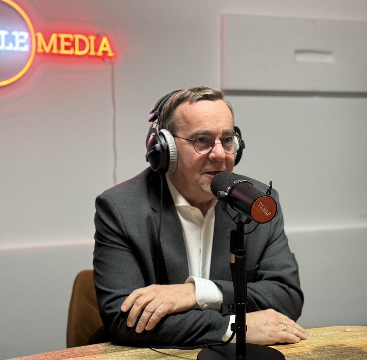 Das Zitat dieser Woche für alle Zweifler und Nörgler kommt von Boris Pistorius:

„Die Lage bestimmt den Auftrag.“ 

#Sondervermögen #Rekordschulden 
#Schuldenbremse