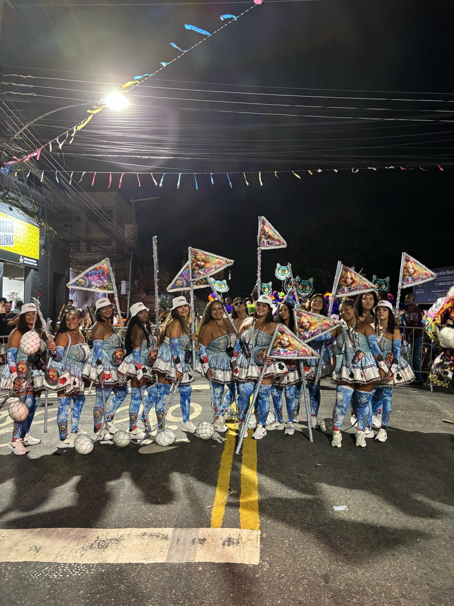 astremvp's tweet photo. Alguns momentos do nosso carnaval, mais um ano na pista 🎭❤️🚂 
EU MANDEI VOCÊ DEITAR 🎶😜 https://t.co/UXWPmAIzsb
