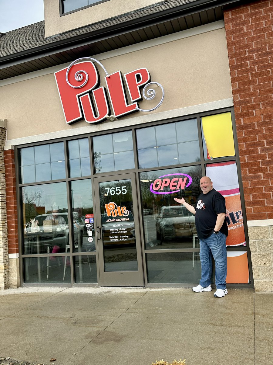 PulpConcord's tweet image. Under new ownership 🎉 We’re excited to announce that Michael, owner of Pulp Willoughby and Pulp Madison, is now the proud owner of Pulp Concord! Investing in Concord was an easy decision, and we look forward to meeting you all soon! 🍊