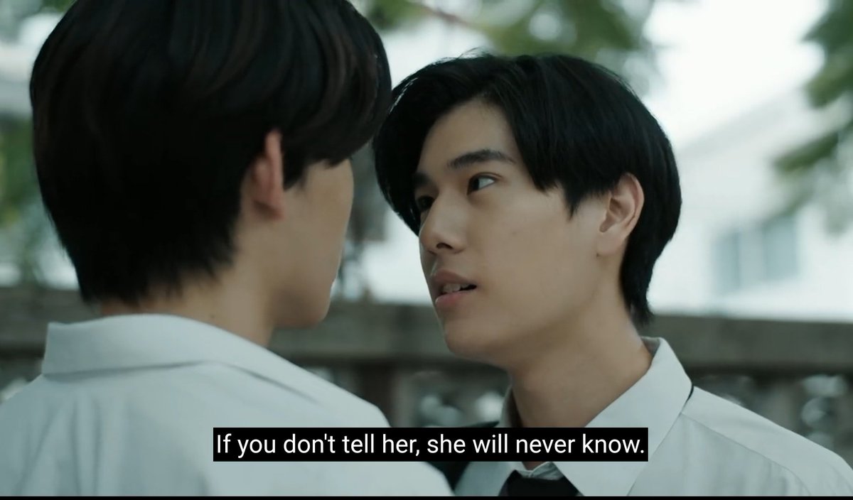 pondphumyheart's tweet photo. Bro was so displeased by the sudden presence of Palm Pannakorn Jannaloy in his life, yet did not know the meaning of ~space~ and ~distance~ with him. 🧍♀️😭
#NeverLetMeGoEp1 https://t.co/RsXTabi9Ns