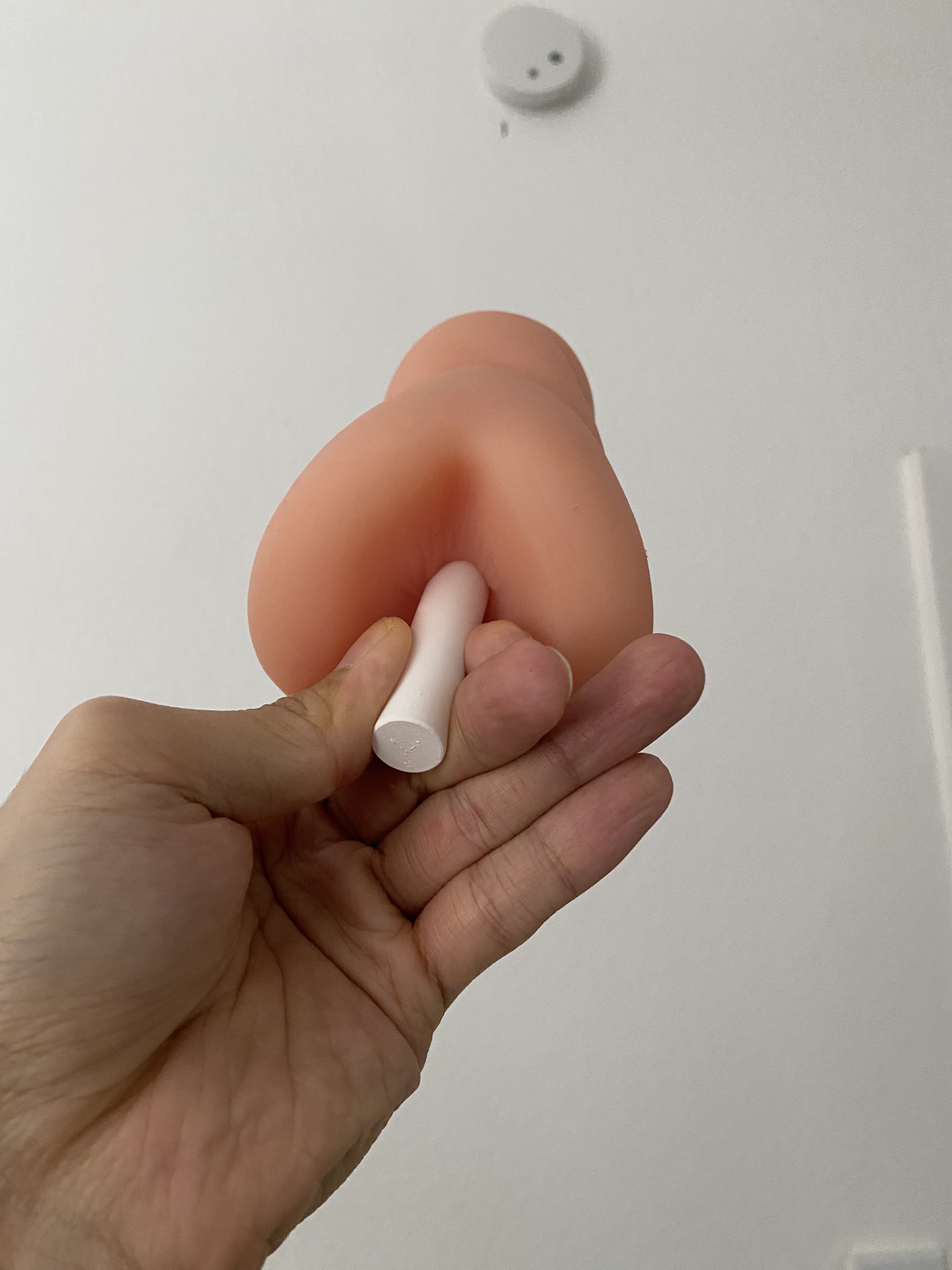 1 pic. Got some new toys. However the real stars to me are the dry sticks I also ordered! (Big fan of the cleaning process) So to my delight the mental image of pussy/bussy pops was just an added bonus! https://t.co/LprVRZizJr