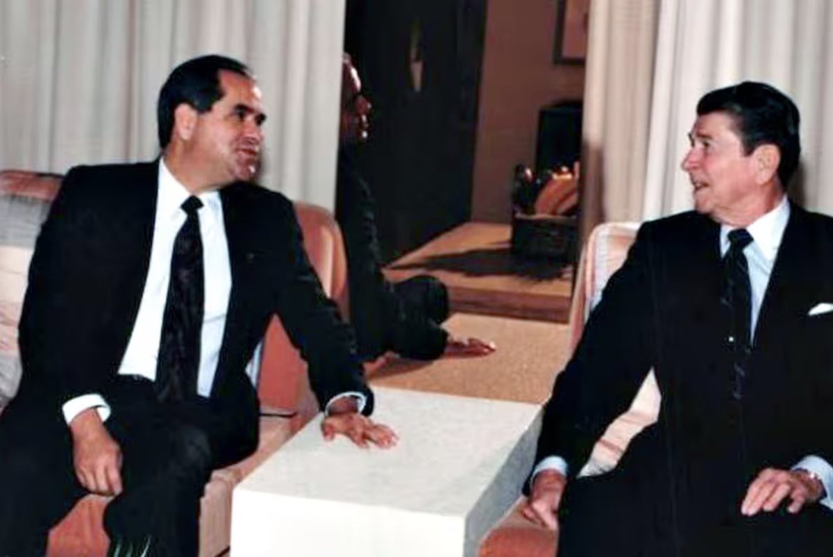 Con los últimos acontecimientos, me he dado cuenta de una verdad incómoda: la libertad de Cuba no está dentro de la isla, está afuera, donde se hace la verdadera política.
No digo que el activismo dentro de Cuba no sea necesario, pero ellos ya llegaron a su límite. Han hecho todo