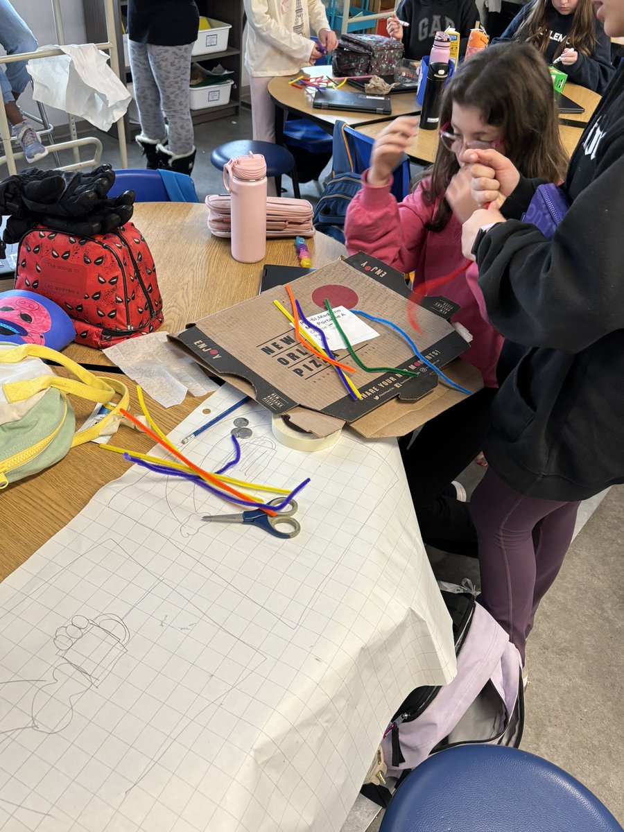 missallenOCSB's tweet photo. More leprechaun traps with 4/5B @StRitaOCSB #ocsbSTEAMweek clover ☘️ https://t.co/uM2kt1kMZ0