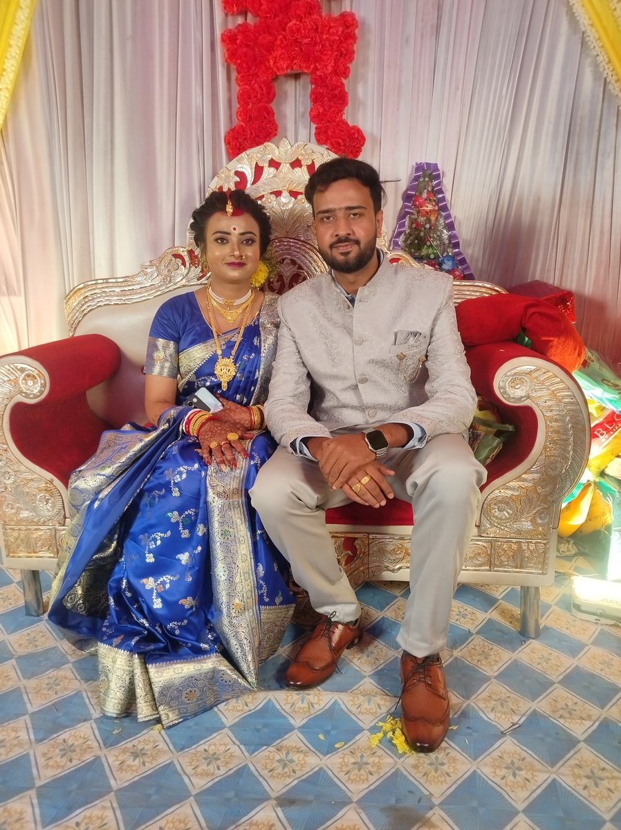 KoushikPyne's tweet photo. ভাই অনিমেষের বিয়েতে। https://t.co/0BHU9eYDjV