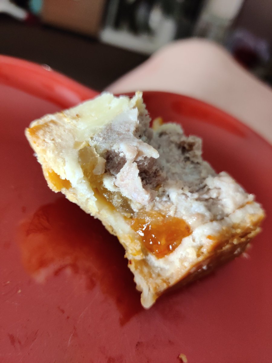 🍴 #AwayDayPieGirl™ 🍴 (@awaydaypiegirl) on Twitter photo I've found a new favourite "pork" pie lads 😍
This chilli and cheese topped beauty from <a href="/dickinsonmorris/">Dickinson & Morris</a> 👌🏼
Absolutely stunning 😍 I've found a new favourite "pork" pie lads 😍
This chilli and cheese topped beauty from <a href="/dickinsonmorris/">Dickinson & Morris</a> 👌🏼
Absolutely stunning 😍