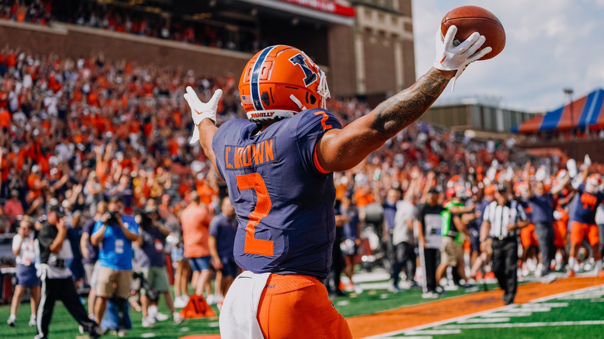 Calvin_Thomas08's tweet image. Had a great conversation with @alexpanosFB im blessed to receive an offer to @IlliniFootball
@coacharchiemac @MikeRoach247 @LincolnRiley @rashadbobino44 @Coach_Ware @WRAB50 @CyRanchFB @247Hudson @GregBiggins @adamgorney @ChadSimmons_ @CraigHaubert @mtorressports @BrandonHuffman
