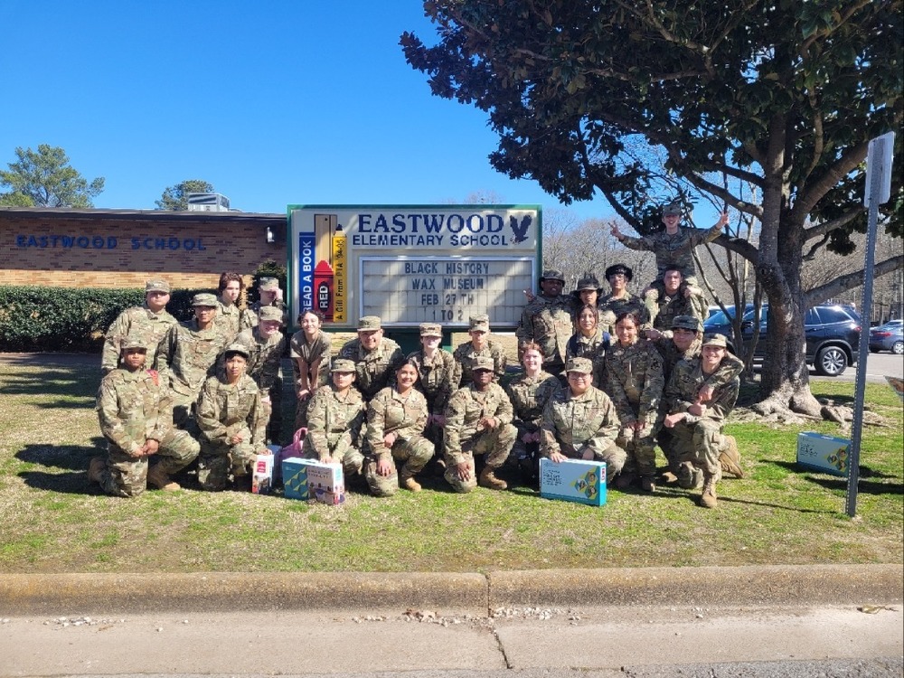 DHS JROTC Cadets encourage Kids dcs.edu/o/dhs/article/…