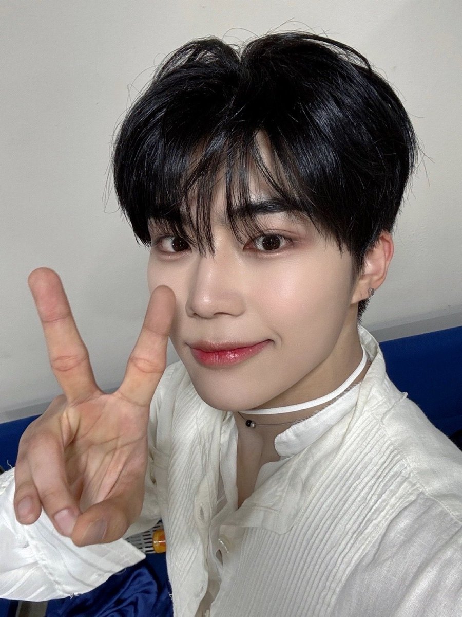13z_10's tweet photo. [030325] plus chat 💬

🧸: 이번주도 아자아자 !
화이띵 !

#PARKGUNWOOK #박건욱
#ZEROBASEONE #ZB1 #제로베이스원 https://t.co/hSzgeYQXCX