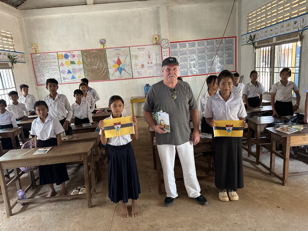 LiberlandAid's tweet photo. ❤️Bringing Knowledge and Joy: Liberland Aid Foundation Supports Cambodian Students❤️
😍
ℹ️The #Liberland Aid Foundation has successfully distributed essential school supplies to over 140 children at a provincial mountain school in #Cambodia
#LiberlandAidFoundation https://t.co/mqRlXPaB7i