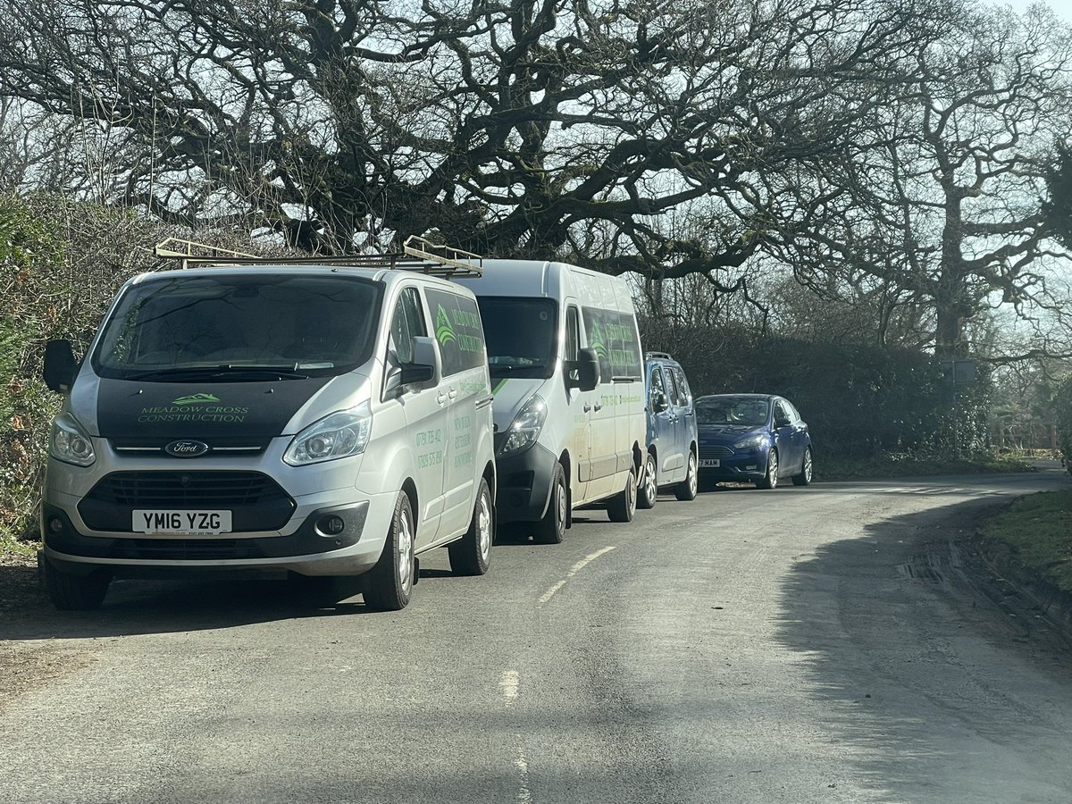 AidanKilloran's tweet photo. @PoliceWilmslow Hi As a resident of Styal there are several vans parking on a blind bend on the west side of Altrincham Rd which meets Moss  Lane  outside the Black and White cottage. I have witnessed several near accidents due to 5 parking an accident waiting. https://t.co/5er7090Ksd