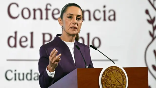 SGarciaSoto's tweet photo. La imposición de aranceles a nuestro país sigue siendo un tema que genera muchas dudas.

Para entender mejor las medidas de México, en entrevista para #Ala1ConSGS nos acompañó en la línea telefónica la Dra. @ArleneRU, internacionalista y académica de la @IBERO_mx, quien nos ofreció un análisis sobre el tema:

“La verdad era de esperarse, porque hay un umbral macroeconómico. También es un resultado de la agenda de Trump y sus promesas de campaña. Está en sus manos diseñar una estrategia para modificar la economía de su país a través de los aranceles. Me parece acertada la paciencia de México para evitar que la imposición de estos aranceles nos perjudique demasiado. Que la Presidenta Claudia tenga este margen de maniobra nos permite pensar en una estrategia económica que salvaguarde al país”, comentó.