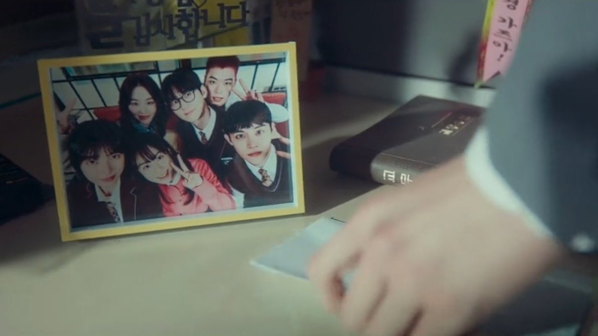 wfflempple's tweet photo. can't wait for study group season 2>< https://t.co/9S0gJkaP2l