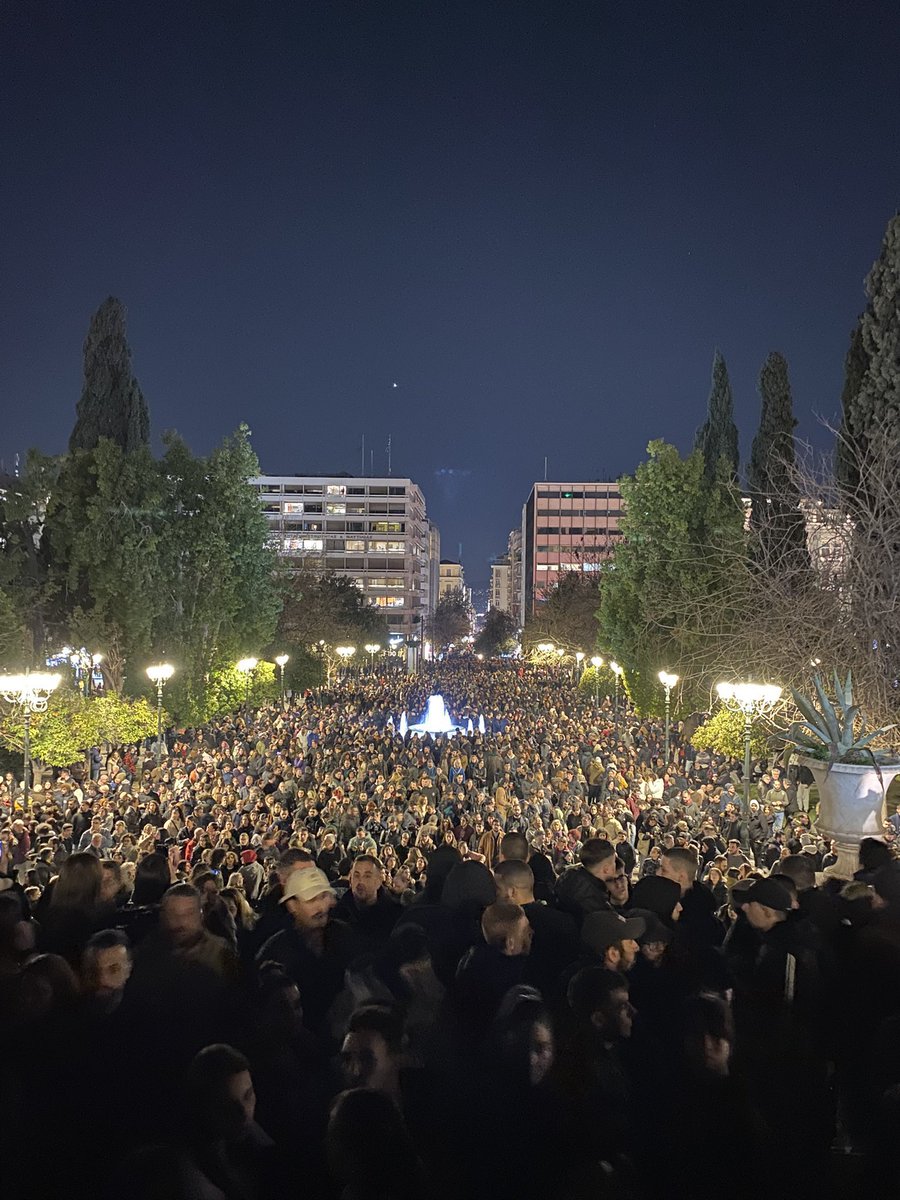 1924Boukis's tweet image. Ανοίξτε 
Για την αξιολόγηση ήρθανε 
#Βουλή 
#Συνταγμα