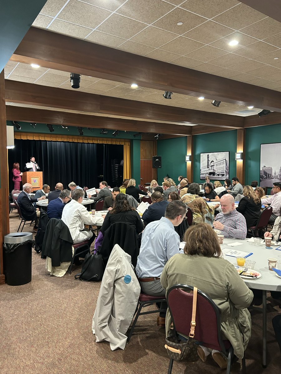 IllinoisPCA's tweet photo. Good morning from our Welcome Breakfast! We’re with  health centers and ready to kick off Advocacy Day. This week we’ll connect with state legislators and advocate for 340B reform, improved reimbursement, and other priority policies! #ValueCHCs #CHCAdvocacy