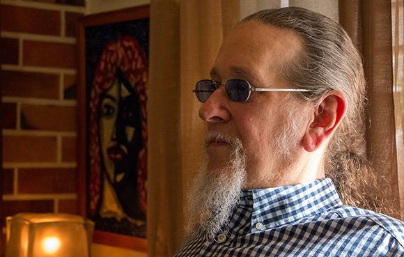 Edesio Alejandro, reconocido y talentoso músico y compositor, realizó múltiples aportes al patrimonio cultural de #Cuba y el mundo. Nuestras más sentidas condolencias a familiares y amigos, su legado perdurará a través de su amplia obra.