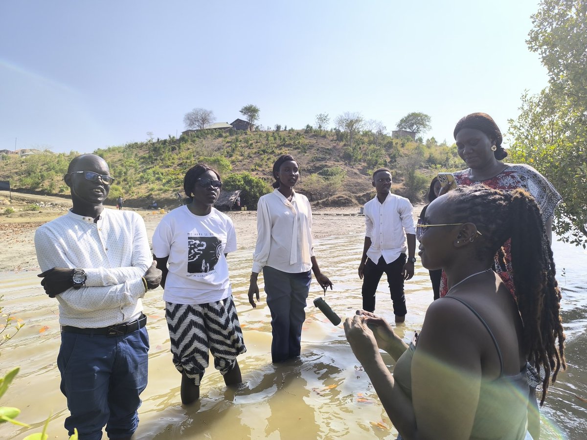 When young people think about the Coast, white sandy beaches become their motivation. Well, not these environmental stewards from South Sudan Youth Biodiversity Network and Kenya Youth Biodiversity Network😊. Imagine a class along the ocean's creek😃💚