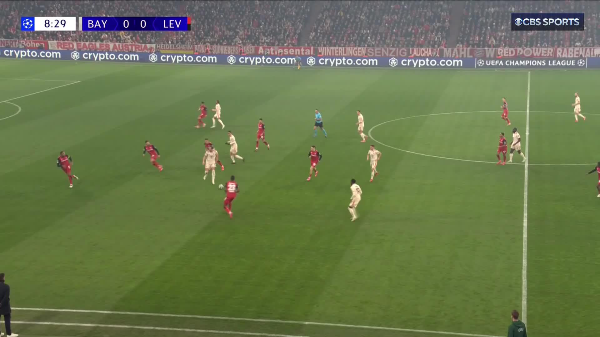 Harry Kane delivers with a clinical header to put Bayern Munich on top 💥