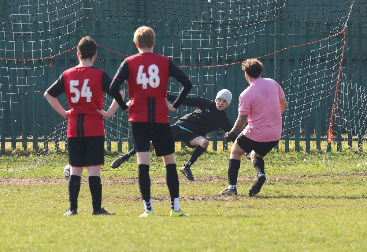 Parks Football (@parksfooty) on Twitter photo Division 6 of <a href="/the_portsmouth/">The City Of Portsmouth sunday League</a> match at Rugby Camp on 02.03.25
Ventora Royals v Chichester Utd Res
Photo set at flic.kr/s/aHBqjC4uXe
#parksfootball #grassrootsfootball #sundayleaguephotos #copsl Division 6 of <a href="/the_portsmouth/">The City Of Portsmouth sunday League</a> match at Rugby Camp on 02.03.25
Ventora Royals v Chichester Utd Res
Photo set at flic.kr/s/aHBqjC4uXe
#parksfootball #grassrootsfootball #sundayleaguephotos #copsl