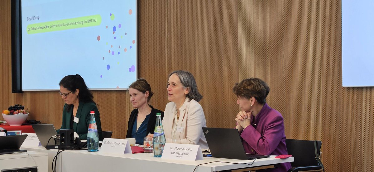 Heute tagte der Expert*innenrat des branchenübergreifenden Bündnisses <a href="/gegenSexismus/">Bündnis "Gemeinsam gegen Sexismus"</a> im <a href="/dgb_news/">DGB - Deutscher Gewerkschaftsbund</a>-Bundesvorstand. Unser gemeinsames Ziel: Sexismus erkennen, hinsehen und wirksame Maßnahmen dagegen ergreifen. Danke für den wertvollen Austausch! gemeinsam-gegen-sexismus.de