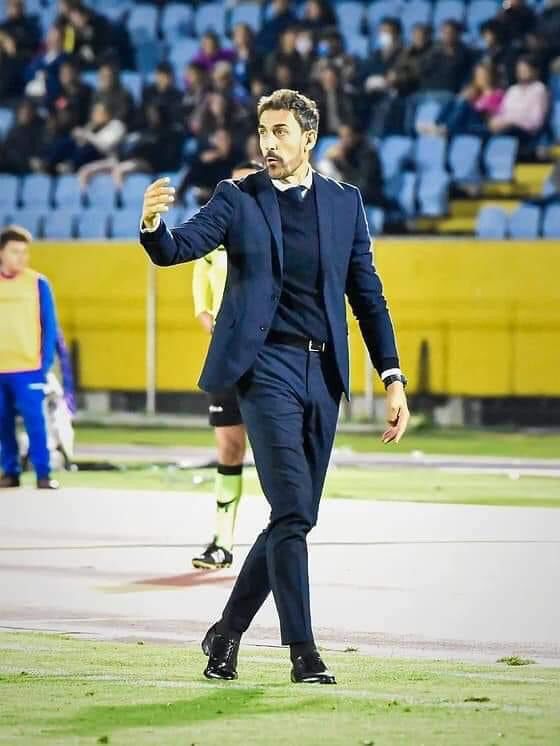 El exseleccionador mayor, <a href="/DonigaLaraDavid/">David Dóniga Lara</a>, regresa esta noche al país. ¿A qué viene, más allá de recoger sus pertenencias?