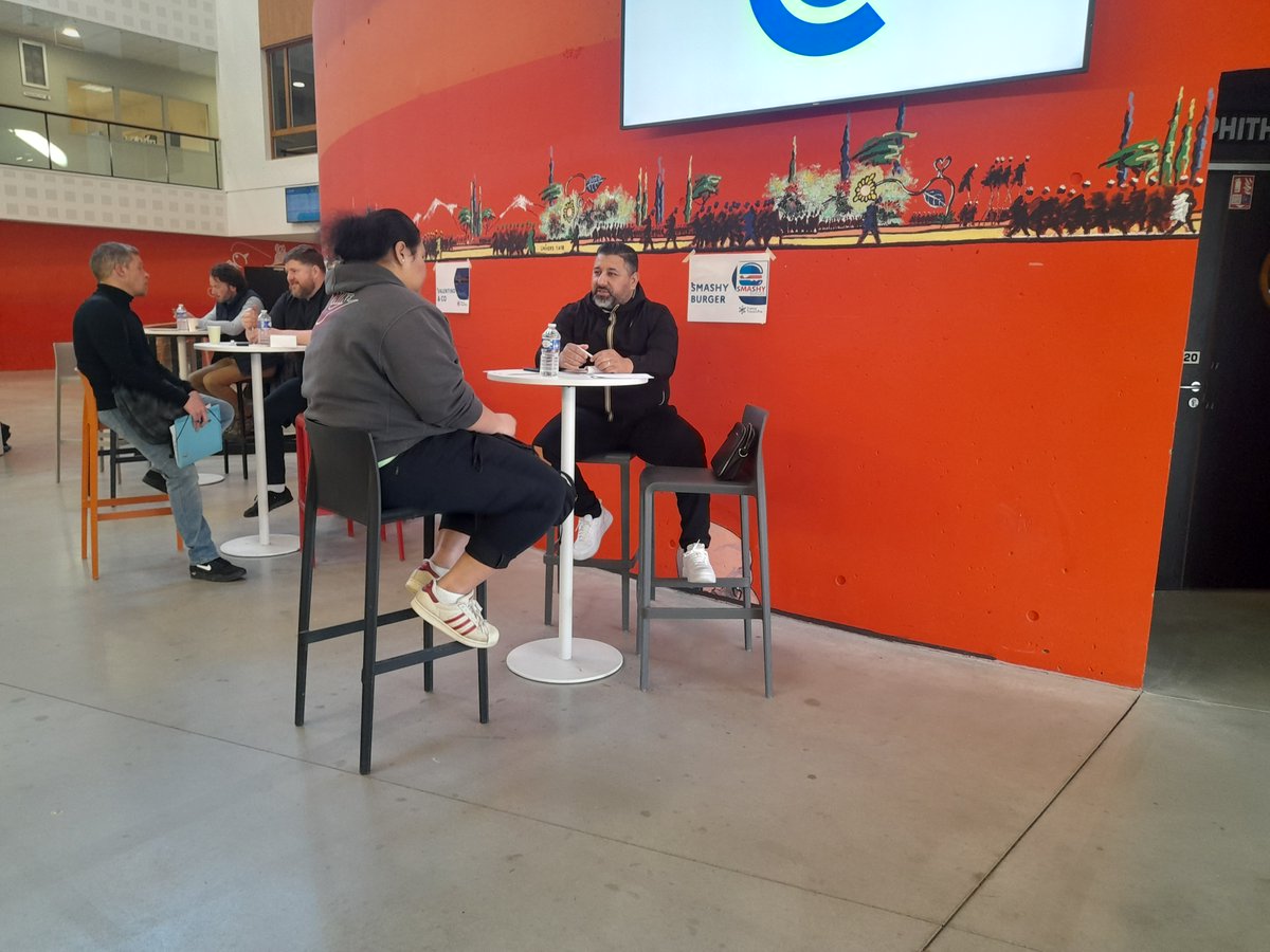 #JeRecruteAvecFranceTravailPro |📢Job dating #Restauration
1⃣3⃣ restaurants qui recrutent des serveurs, cuisiniers, équipiers ont rencontré 7⃣9⃣candidats
🎯Des recrutements à venir☀️
#Efficacité #SolutionsRecrutement