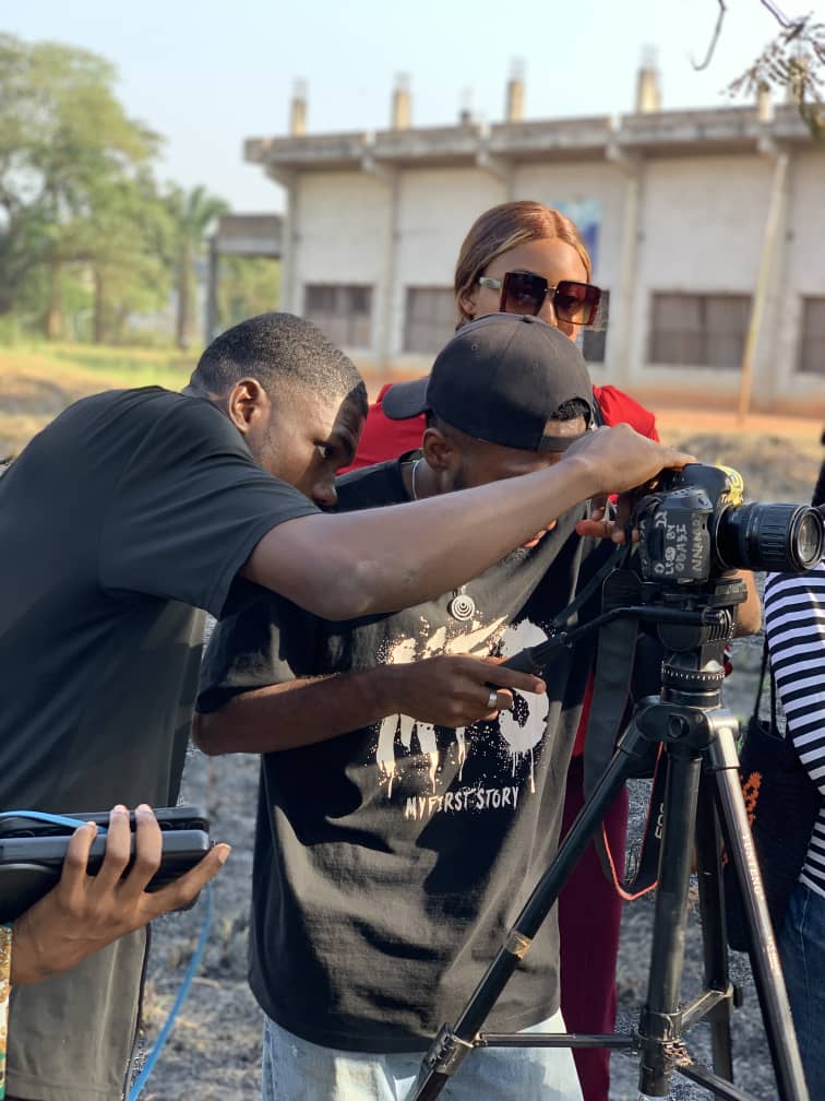 Victor_Winnerr's tweet image. The process is not always easy, but we keep moving. #Godiswithus
#filmmakingprocess
#filmmakers
#filmproduction