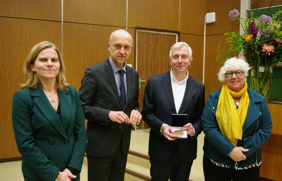 Vandaag heeft de Faculteit Farmaceutische Wetenschappen van de Universiteit Gent met trots de inaugurale les van de Collen-Francqui Leerstoel voor het academiejaar 2024-2025 gepresenteerd, verzorgd door Prof. dr. Pierre Coulie.