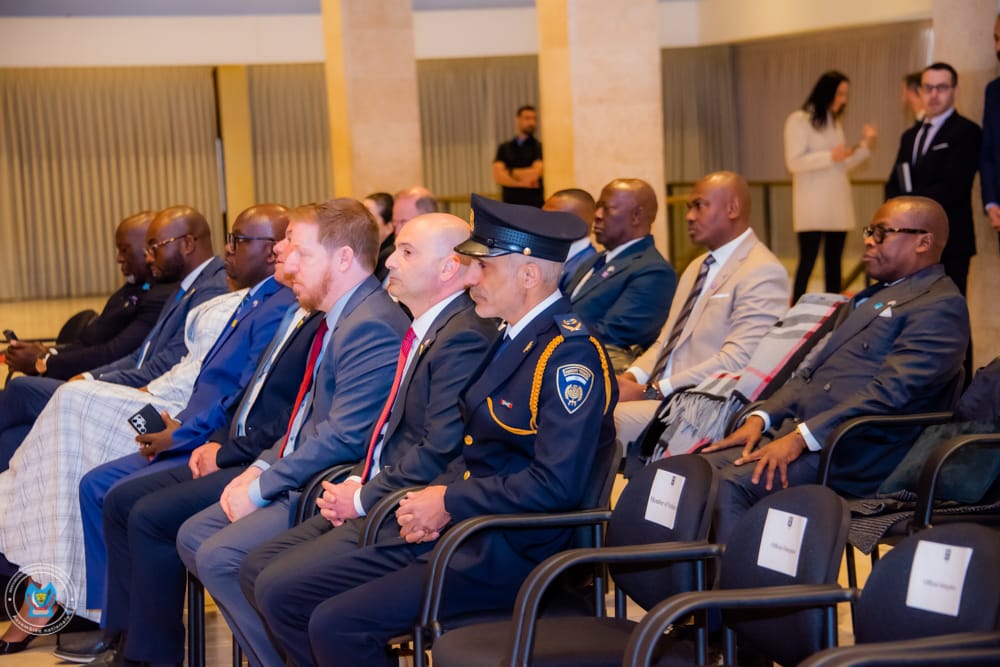 Michel Omenga 🇨🇩 (@michelomenga1) on Twitter photo #RDC_ISRAËL: Grâce à la puissante diplomatie parlementaire de l'Hon <a href="/VitalKamerhe1/">Vital Kamerhe</a>,au-delà des échanges sur les opportunités économiques abordés entre les deux pays,#Knesset a exprimé à ce dernier,sa volonté de soutenir Kinshasa dans ses efforts de sécurité &de recherche de paix. #RDC_ISRAËL: Grâce à la puissante diplomatie parlementaire de l'Hon <a href="/VitalKamerhe1/">Vital Kamerhe</a>,au-delà des échanges sur les opportunités économiques abordés entre les deux pays,#Knesset a exprimé à ce dernier,sa volonté de soutenir Kinshasa dans ses efforts de sécurité &de recherche de paix.