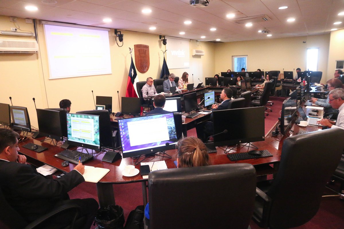 📢 SSVSA expone avances en inversión y fortalecimiento de la red de salud ante el CORE Valparaíso 🏥📊

El director del Servicio de Salud Valparaíso-San Antonio, Cristián Gálvez López, y Claudia Contreras Riquelme, Jefa del Subdepartamento de Proyectos, presentaron ante la