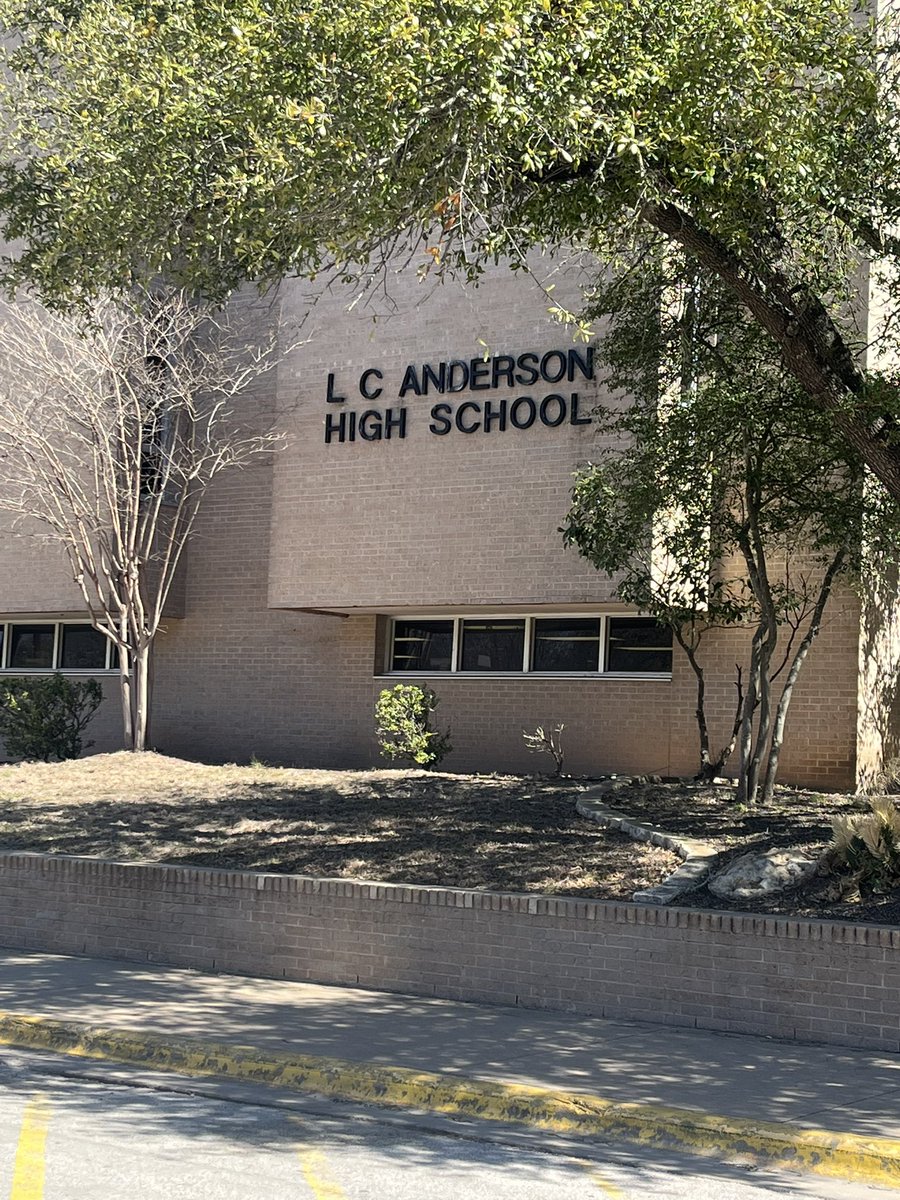 Visited Anderson High School in Northwest Austin, Texas today. Met <a href="/ZaydenSharp/">Zayden Sharp</a> (Wr) 🔥&amp; <a href="/krenek_dea93180/">Dean Krenek</a> (Rb)🔥
Two great athletes, Keep going 📈
Always a blessing to connect with the next generation of leaders. Go Bolt Brotherhood! ✈️#AimHigh #FutureLeaders #boltbrotherhood
