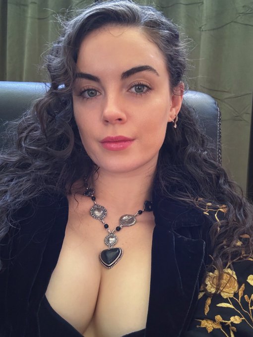 Princess Camryn - Going live on LoyalFans while I get some admin done. https://t.co/yoKwn94mPo