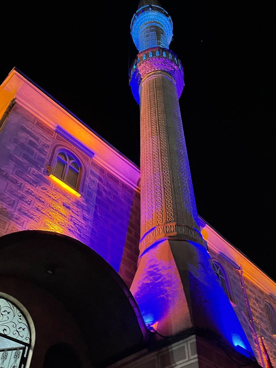 renkli gece hayatımdan bi görsel 
şükür🤲🏻