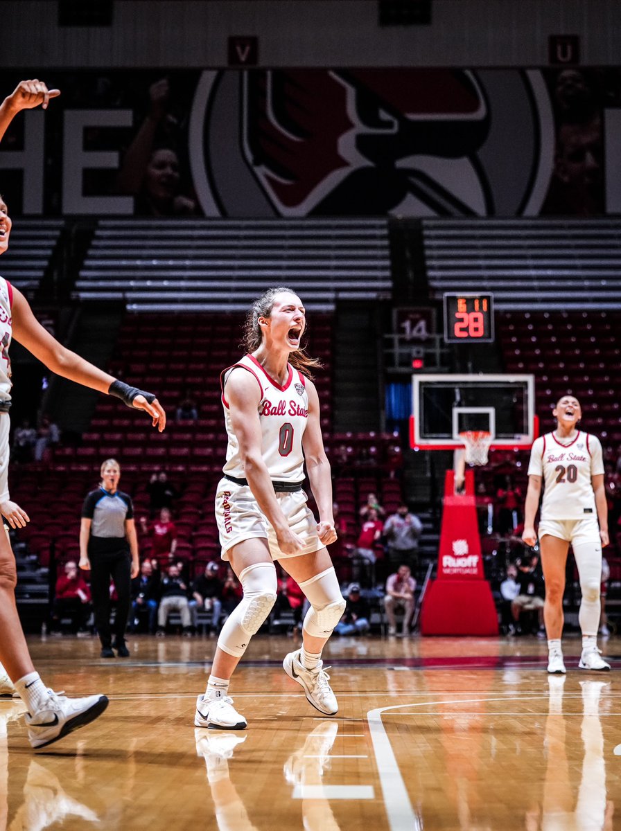 Great work by our comms staff.

<a href="/ally_becki/">Ally</a> career notes:

➡️ Just became 8th player in NCAA WBB history w/1,500 points, 700 rebounds &amp; 650 assists

➡️ On pace to be only player EVER in NCAA WBB history to average at least 10 PPG, 4.5 RPG &amp; 4.5 APG every year since FR yr (4 yrs)