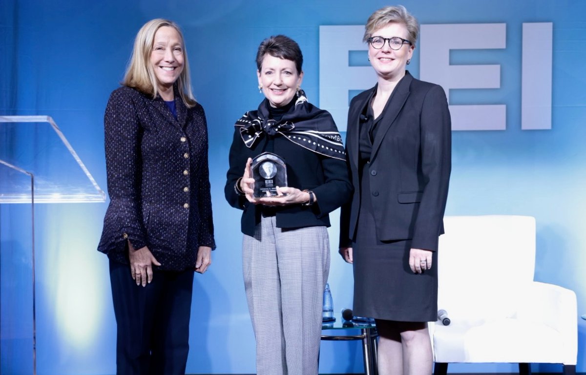 EEI (@edison_electric) on Twitter photo The Edison Electric Institute Board of Directors presented <a href="/DukeEnergy/">Duke Energy</a>
Chair and CEO Lynn J Good with the Thomas A. Edison Legacy Award in recognition of her decades of service to the electric power industry and her leadership in advancing solutions and policies to benefit The Edison Electric Institute Board of Directors presented <a href="/DukeEnergy/">Duke Energy</a>
Chair and CEO Lynn J Good with the Thomas A. Edison Legacy Award in recognition of her decades of service to the electric power industry and her leadership in advancing solutions and policies to benefit