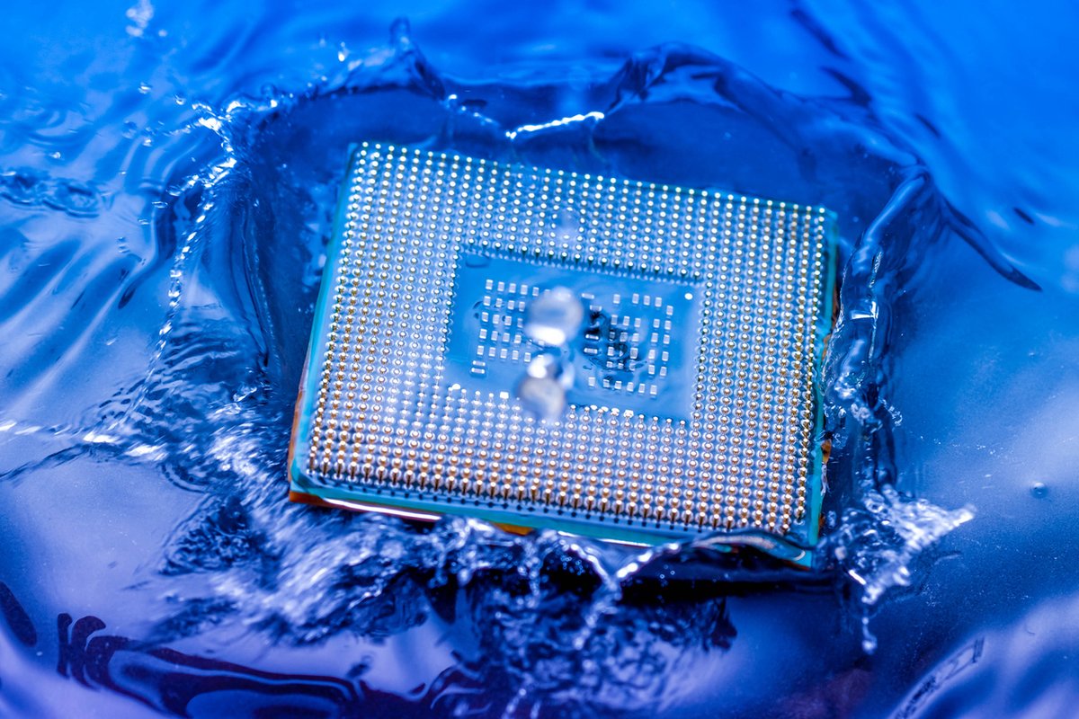 💧We have the COOLEST data centers💧

Our new data center in Kansas City is built with innovation and sustainability in mind. As an AI data center, managing heat is 🔑. That's why we've ramped up our cooling game with an integrated chilled water system—delivering efficiency and