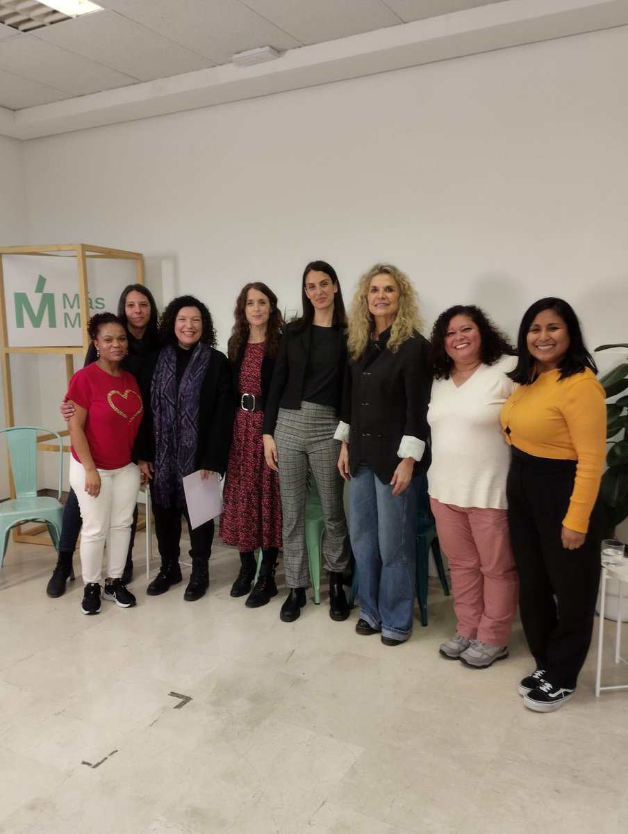 Hoy hemos tenido un acto reivindicativo y feminista. Voces de mujeres de sectores feminizados  y precarizados de escuelas infantiles, servicio de ayuda a domicilio y red violencia de género. Escuchanos sus necesidades y  mejoras para evitar sus condiciones laborales indignas.