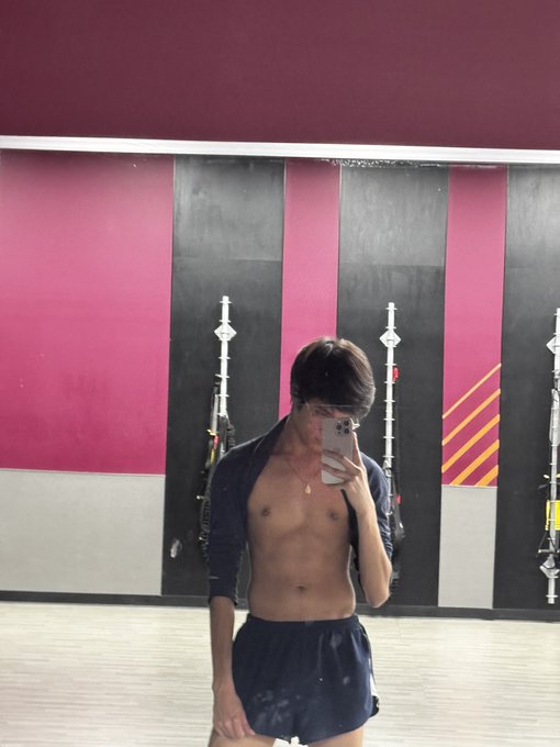 Watch OnlyVani 🪩's leaked NSFW photo on TwXstars