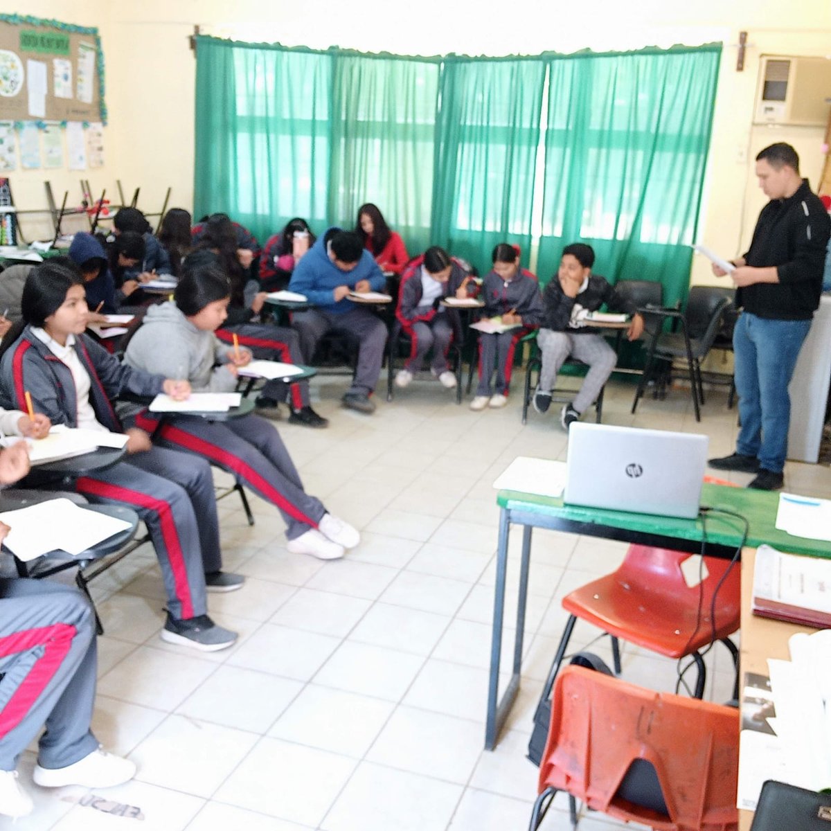 capaelfuerte's tweet photo. Con el objetivo de la detección oportuna de factores de riesgo en adolescentes. UNEME CECOSAMA EL FUERTE a través del equipo de Promotores de Salud, aplica tamizaje en Escuela Telesecundaria 321 Lázaro Cárdenas, Campo Esperanza, El Fuerte.

#CEPTCA #JuntosPorLaPaz https://t.co/WcJNqy5fSD